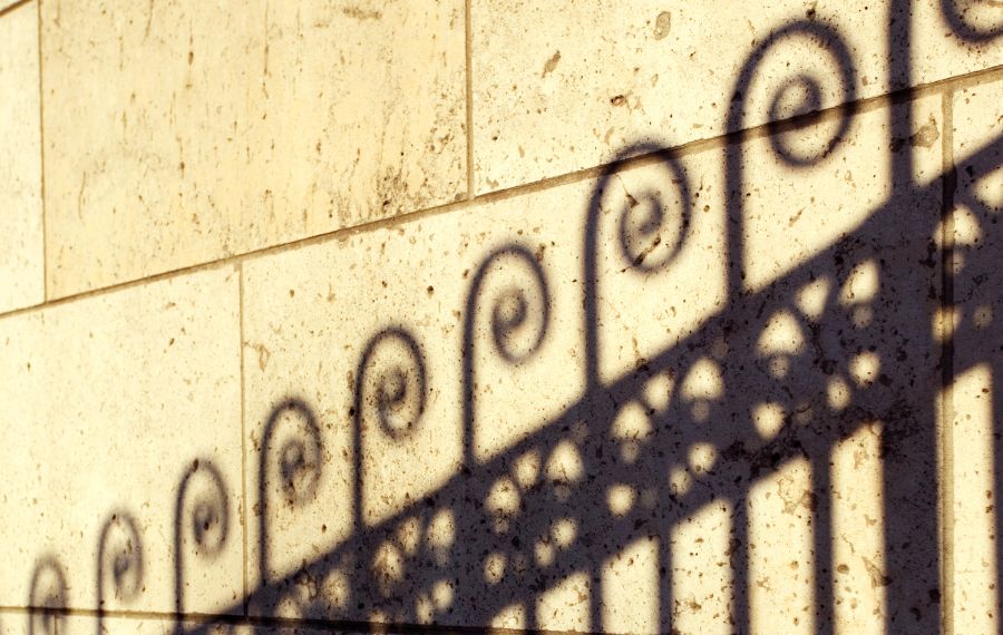 Cast Shadow (เงาตกกระทบ)